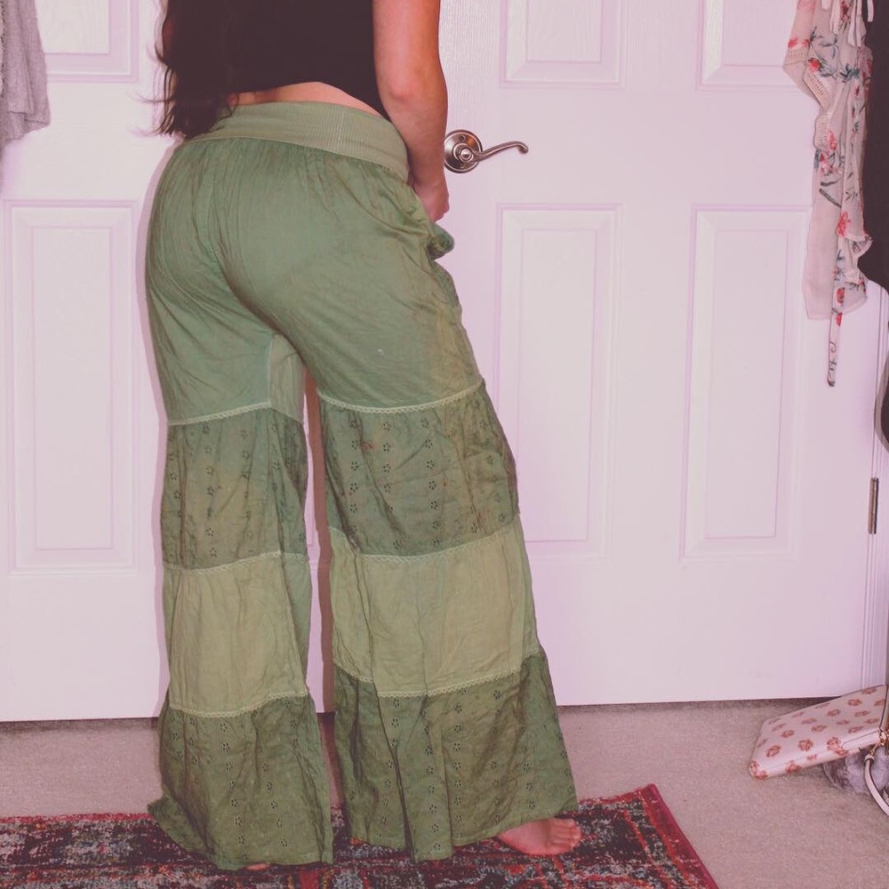 Funky, wide-legged, green pants